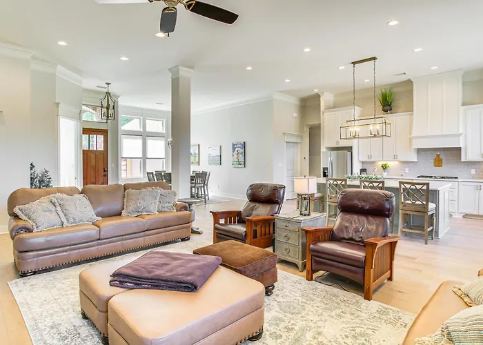 Luxe Golf Getaway In Hot Springs Village!