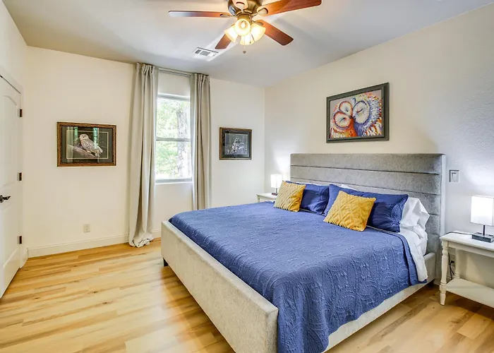 < 5 Mi To Lake Desoto: Grand Hot Springs Home