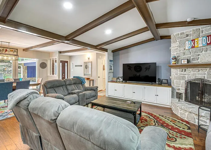 Lakefront Hot Springs Vacation Rental W/ Dock!